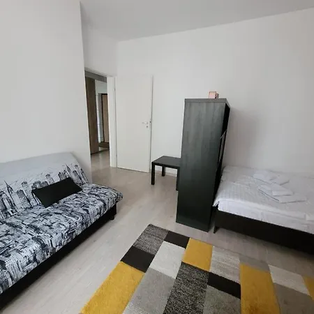 Διαμέρισμα Ema's Spacious Studio Βουκουρέστι