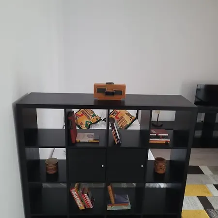 Ema's Spacious Studio Apartment